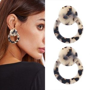 🔥HOT! Tortoise Acrylic Hoops🔥